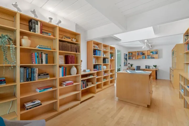 3930 Grove Avenue, Palo Alto, California 94303