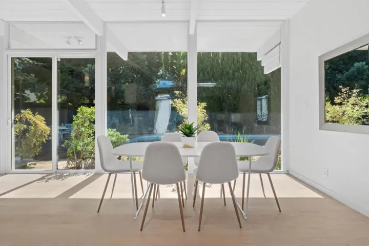 3930 Grove Avenue, Palo Alto, California 94303