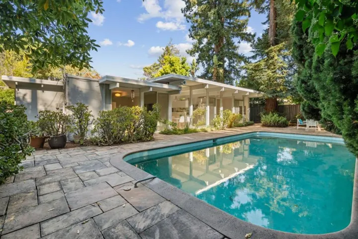 3930 Grove Avenue, Palo Alto, California 94303