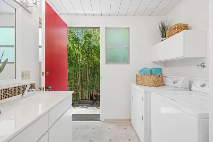 3930 Grove Avenue, Palo Alto, California 94303