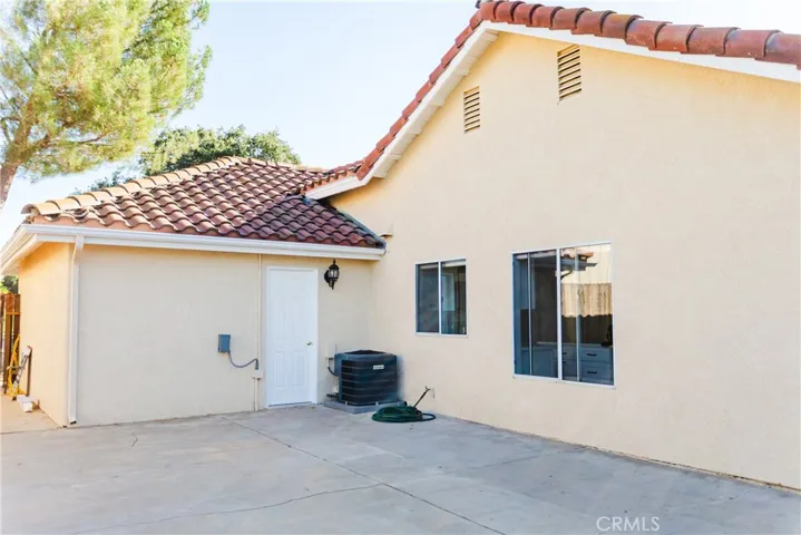 large Side yard wired for Spa/etc