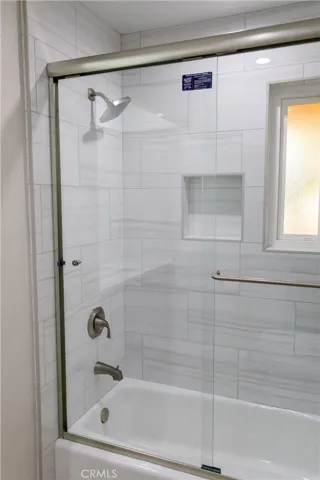 Bath 2 Shower/tub