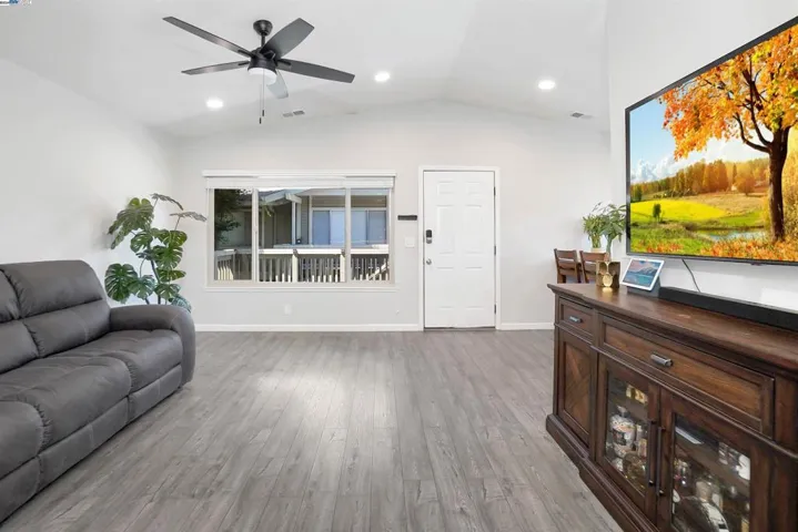 245 Loma Verde Dr., San Lorenzo, California 94580