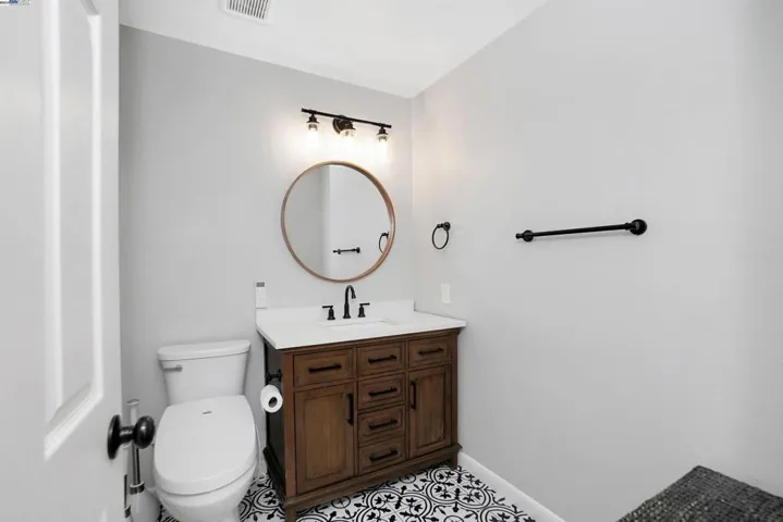 245 Loma Verde Dr., San Lorenzo, California 94580