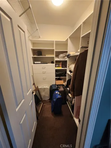 2 Walk in Closet