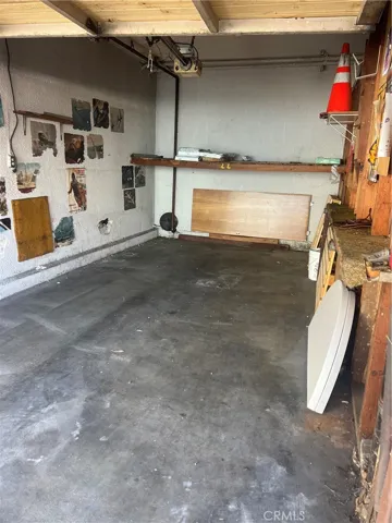 Large single car garage #10