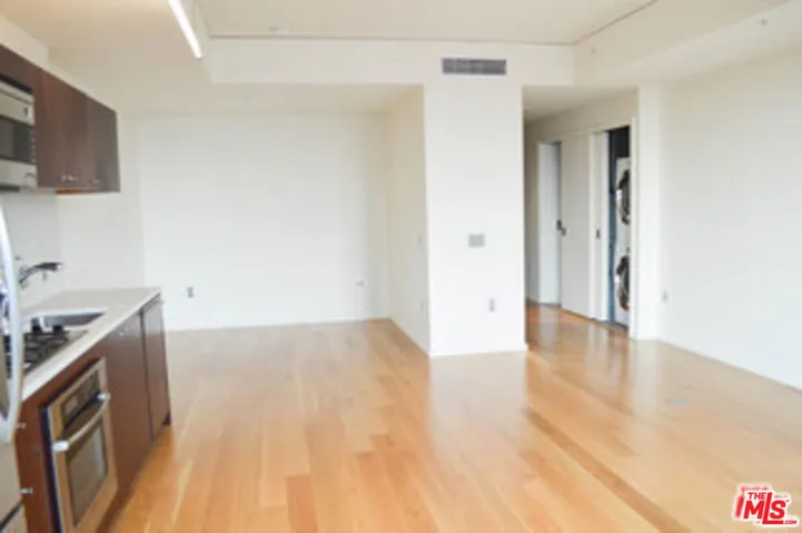 1155 S Grand Avenue 913, Los Angeles, California 90015