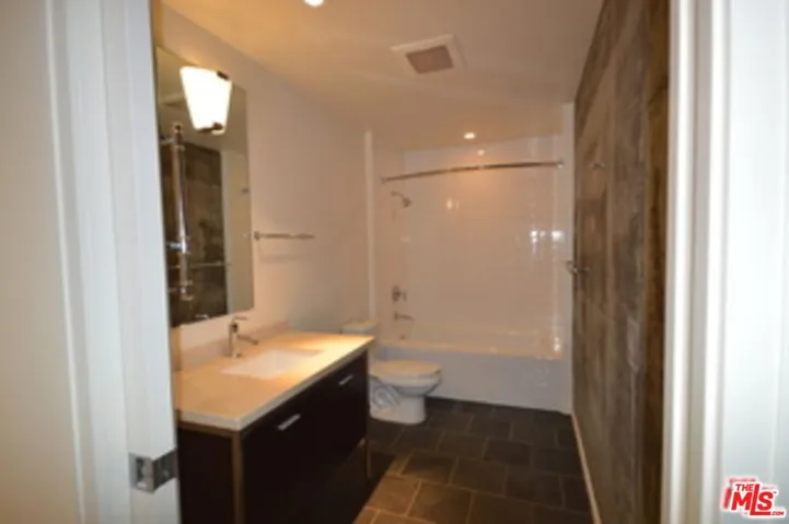 1155 S Grand Avenue 913, Los Angeles, California 90015