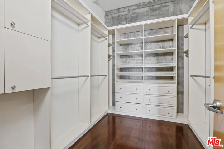 1111 S Grand Avenue 1212, Los Angeles, California 90015