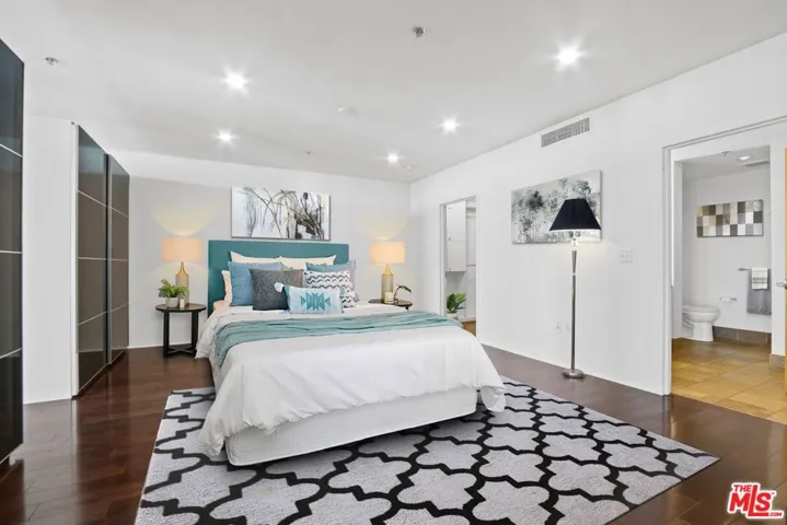 1111 S Grand Avenue 1212, Los Angeles, California 90015