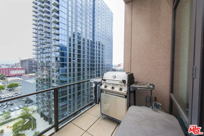 1111 S Grand Avenue 1212, Los Angeles, California 90015