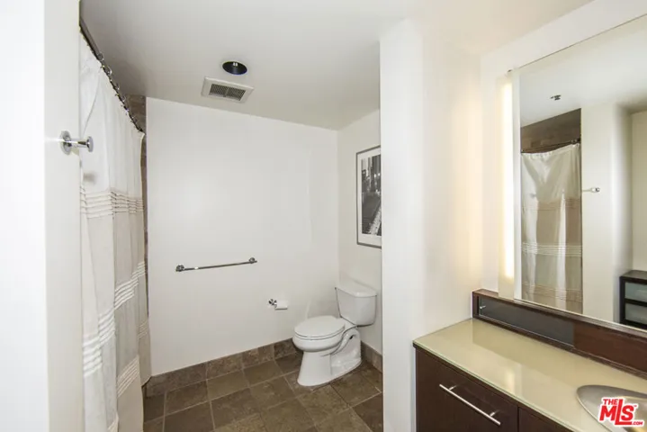 1111 S Grand Avenue 1212, Los Angeles, California 90015