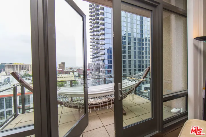 1111 S Grand Avenue 1212, Los Angeles, California 90015