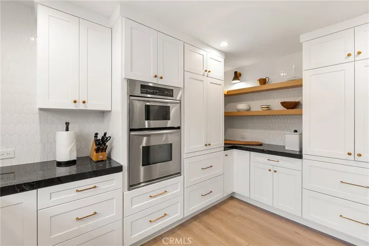 CHEF'S KITCHEN