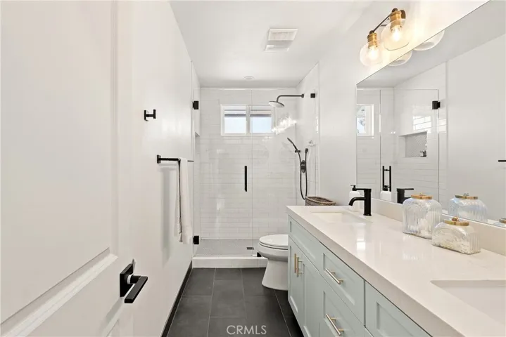 UPSTAIRS HALL BATHROOM