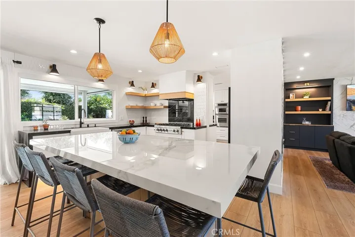 KITCHEN WHITE OAK CUSTOM ISLAND