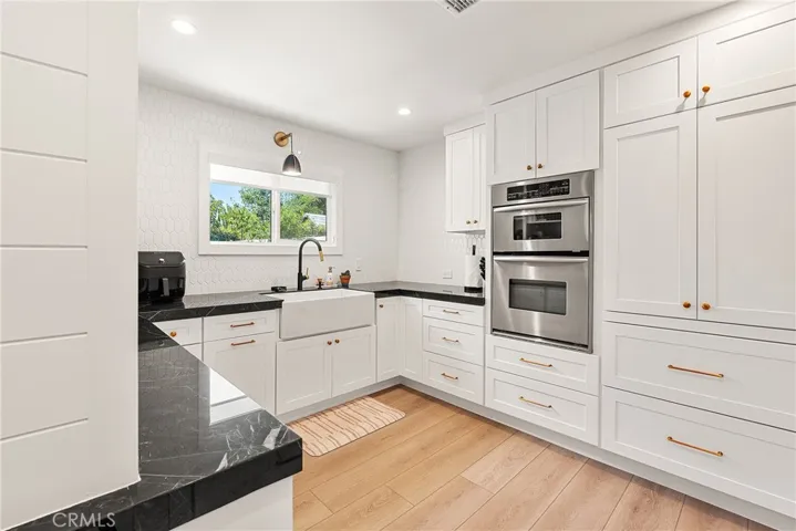 CHEF'S KITCHEN