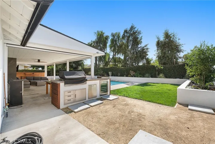 BBQ ISLAND WITH OUTDOOR MINI FRIDGE