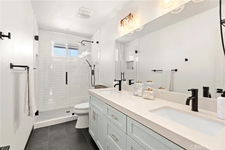UPSTAIRS HALL BATHROOM