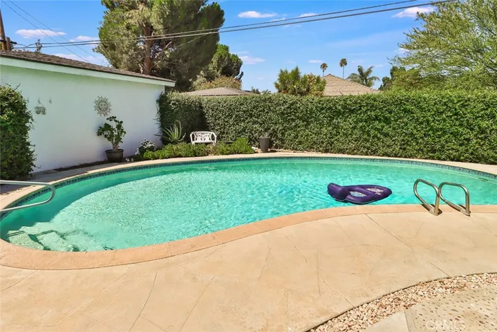 Sparkling Pool in the backyard