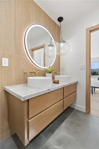 5751 Aladdin Street, Baldwin Hills, California 90008
