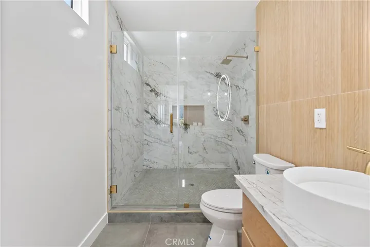 5751 Aladdin Street, Baldwin Hills, California 90008