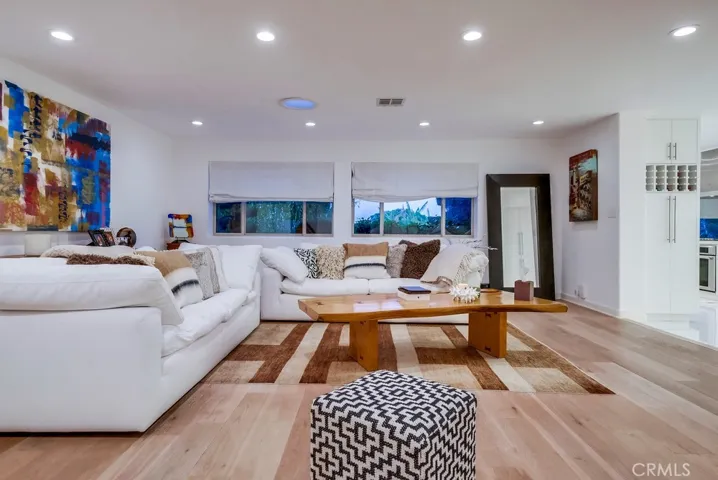 2 Headland Drive, Rancho Palos Verdes, California 90275