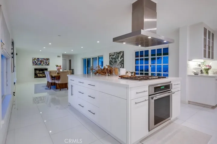 2 Headland Drive, Rancho Palos Verdes, California 90275