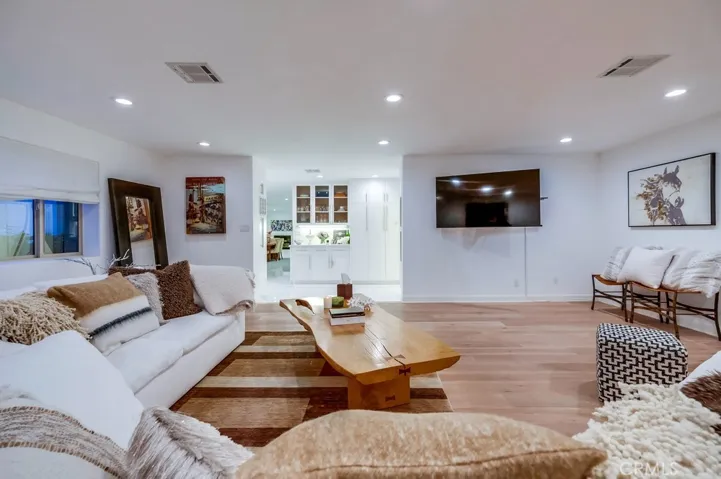 2 Headland Drive, Rancho Palos Verdes, California 90275