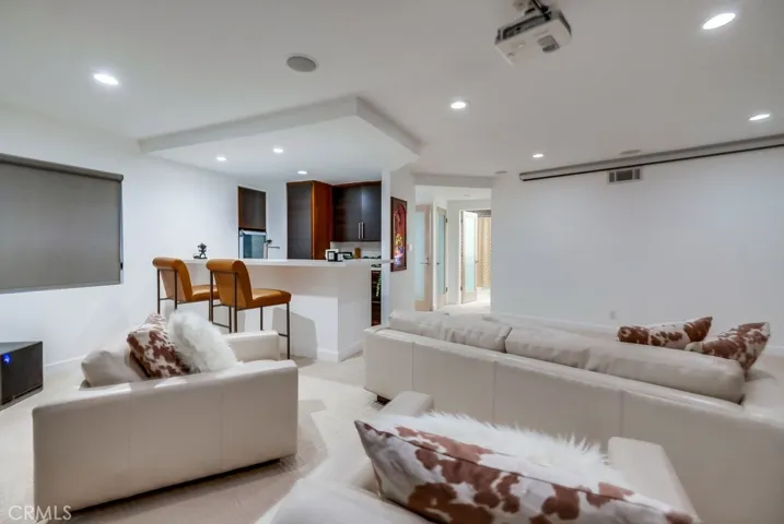 2 Headland Drive, Rancho Palos Verdes, California 90275
