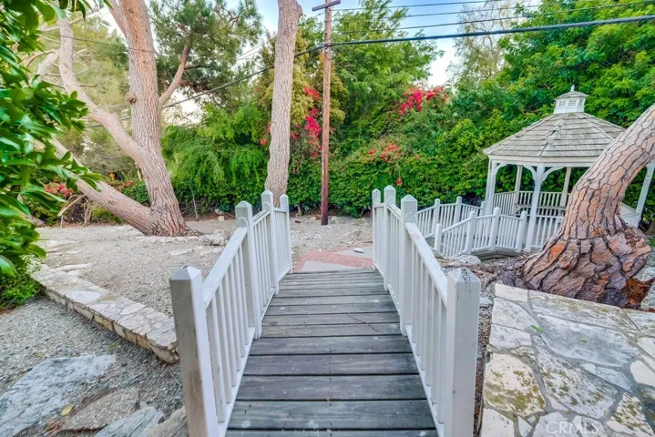 2 Headland Drive, Rancho Palos Verdes, California 90275
