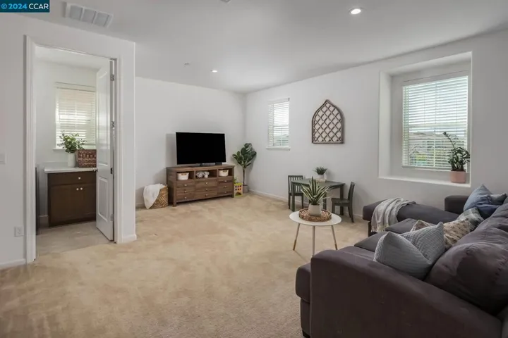 736 Verifine Dr, Oakley, California 94561