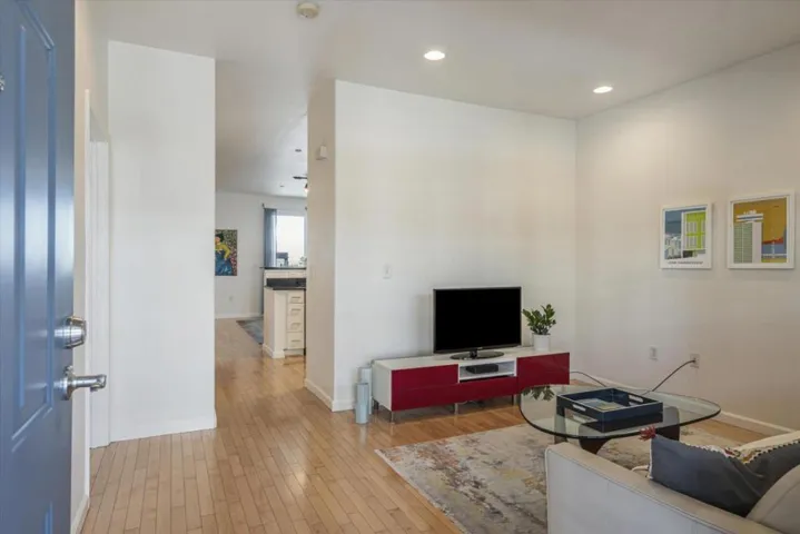 1121 40th Street 2403, Emeryville, California 94608