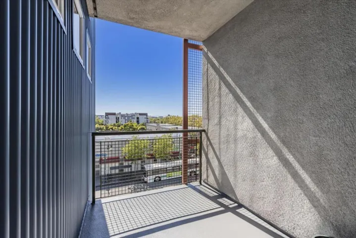 1121 40th Street 2403, Emeryville, California 94608