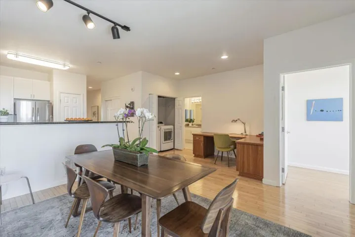 1121 40th Street 2403, Emeryville, California 94608