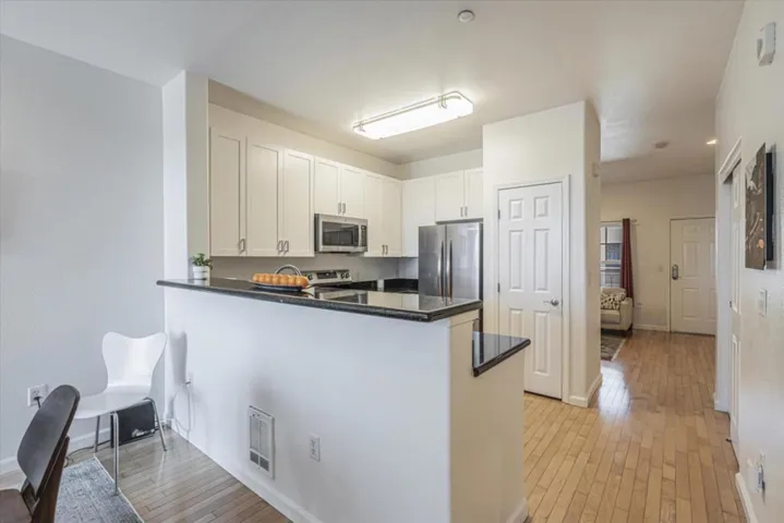 1121 40th Street 2403, Emeryville, California 94608