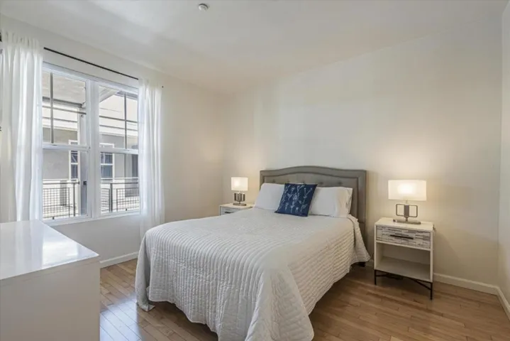 1121 40th Street 2403, Emeryville, California 94608