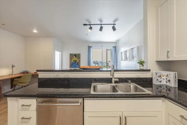 1121 40th Street 2403, Emeryville, California 94608