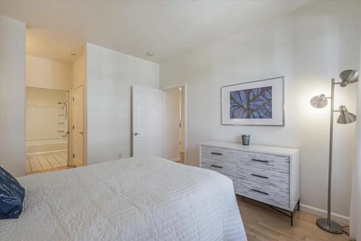 1121 40th Street 2403, Emeryville, California 94608