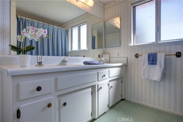Guest Bath with Dual Sinks