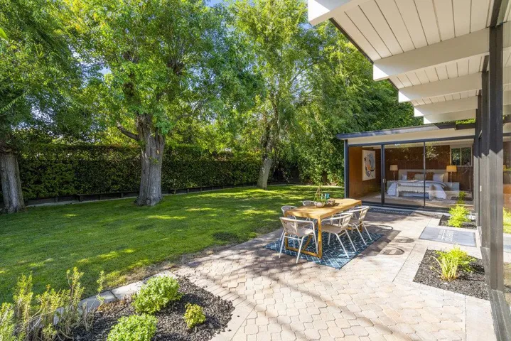 835 Talisman Drive, Palo Alto, California 94303