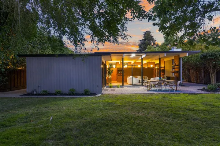 835 Talisman Drive, Palo Alto, California 94303