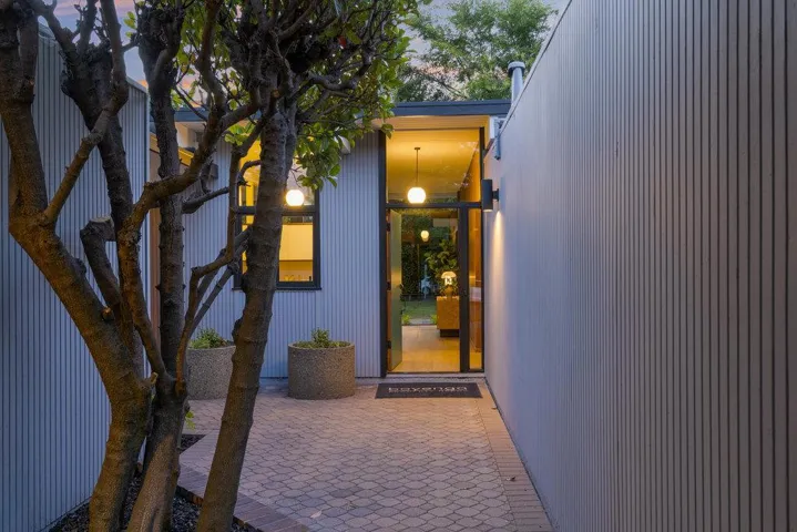 835 Talisman Drive, Palo Alto, California 94303