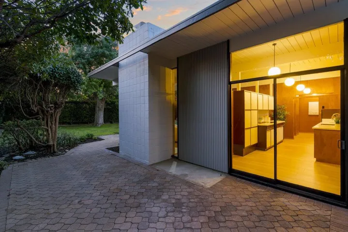 835 Talisman Drive, Palo Alto, California 94303