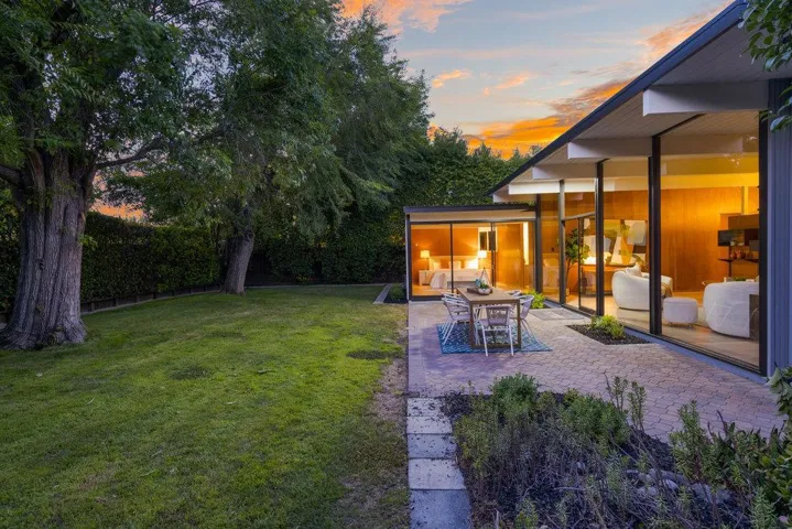 835 Talisman Drive, Palo Alto, California 94303