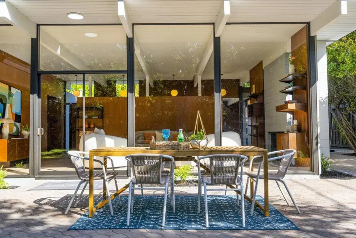 835 Talisman Drive, Palo Alto, California 94303