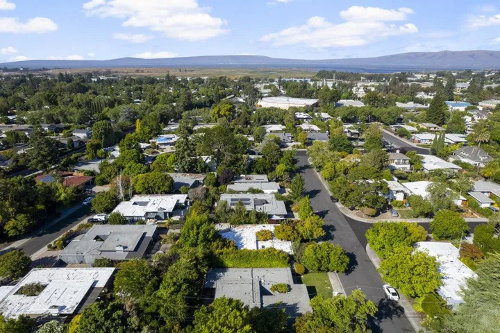 835 Talisman Drive, Palo Alto, California 94303