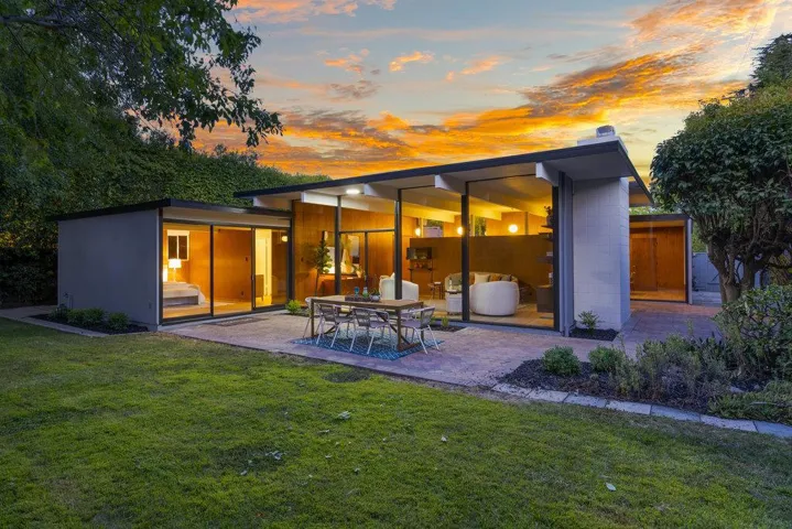 835 Talisman Drive, Palo Alto, California 94303
