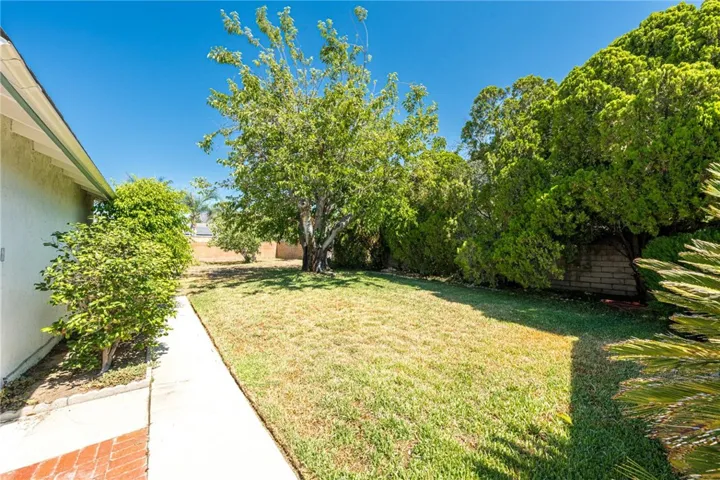 13765 Astoria Street, Sylmar, California 91342