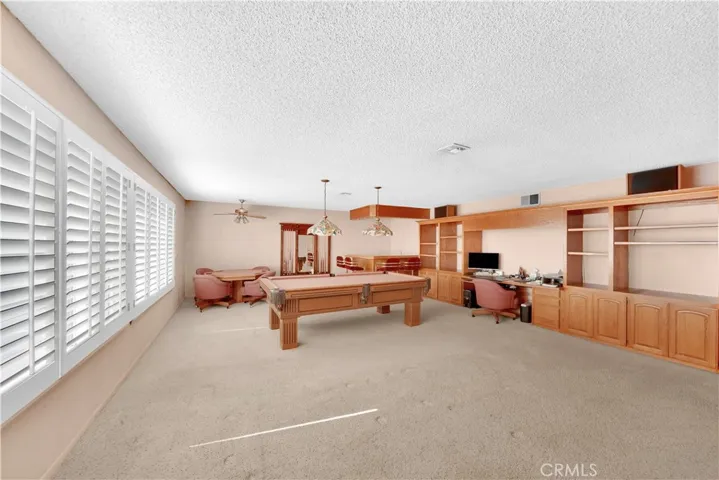 Oversized Bonus Room